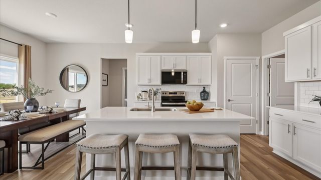 6613 Lake Ridge Avenue, Des Moines, IA 50320