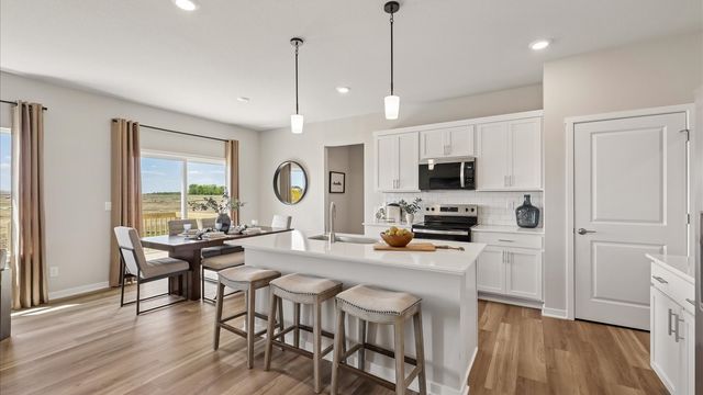 6613 Lake Ridge Avenue, Des Moines, IA 50320