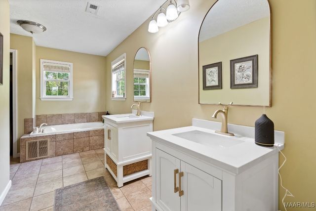 2153 County Road 57 ., Prattville, AL 36067