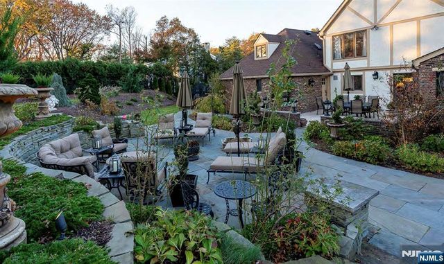 39 Springhouse Road, Woodcliff Lake, NJ 07677