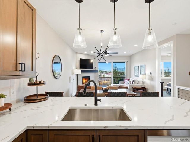 95 River Run Cir, Fraser, CO 80442