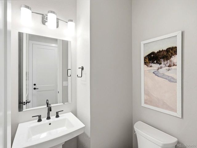 95 River Run Cir, Fraser, CO 80442