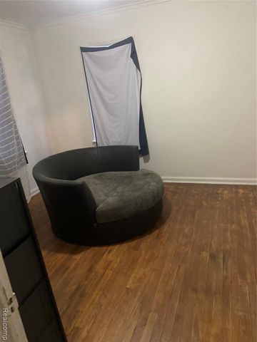 937 Barrie Avenue, Flint, MI 48507