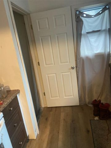 937 Barrie Avenue, Flint, MI 48507