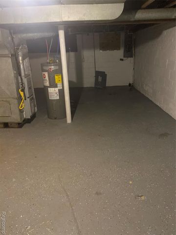 937 Barrie Avenue, Flint, MI 48507