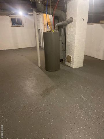 937 Barrie Avenue, Flint, MI 48507