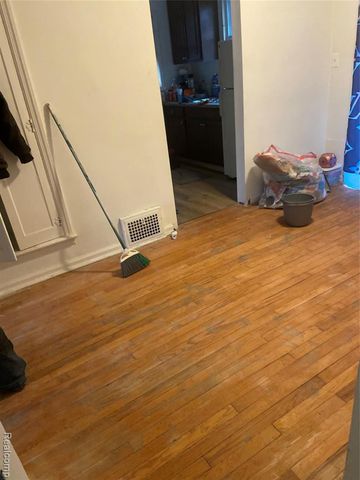 937 Barrie Avenue, Flint, MI 48507