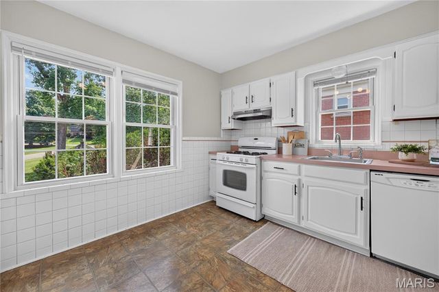 1625 Salem Hills Drive, St Louis, MO 63119