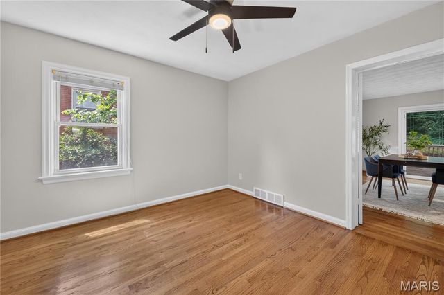 1625 Salem Hills Drive, St Louis, MO 63119