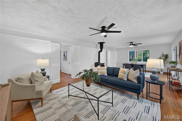 1625 Salem Hills Drive, St Louis, MO 63119