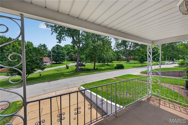 1625 Salem Hills Drive, St Louis, MO 63119