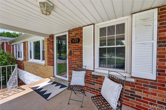 1625 Salem Hills Drive, St Louis, MO 63119