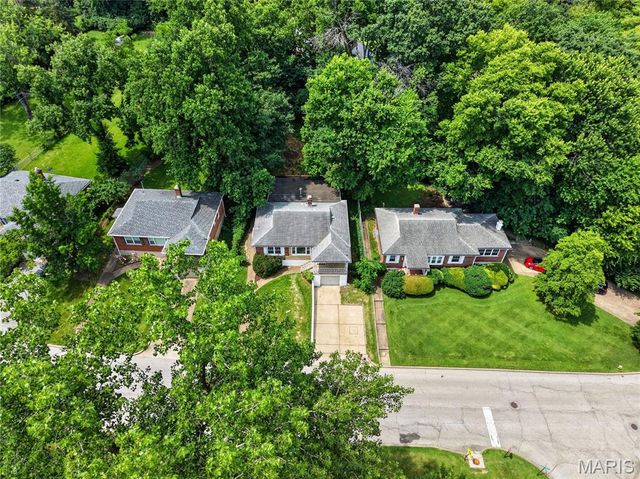 1625 Salem Hills Drive, St Louis, MO 63119