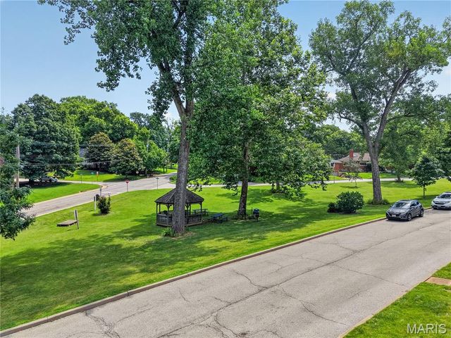 1625 Salem Hills Drive, St Louis, MO 63119