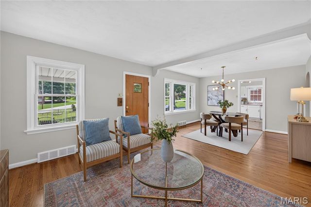 1625 Salem Hills Drive, St Louis, MO 63119