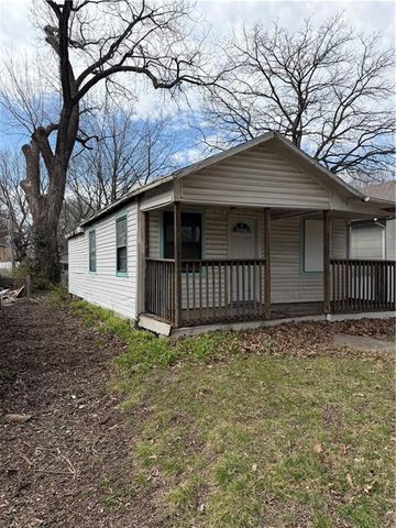 7542 Pennsylvania Avenue, Kansas City, MO 64114