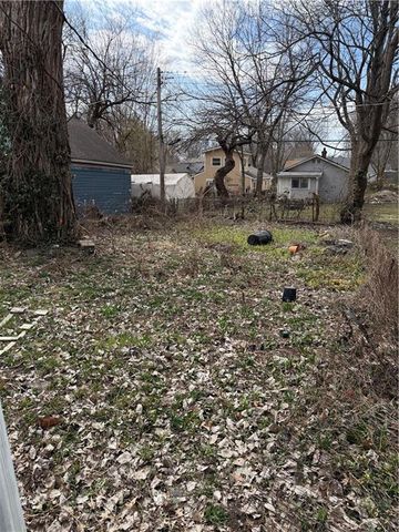 7542 Pennsylvania Avenue, Kansas City, MO 64114