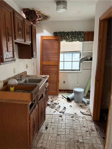 7542 Pennsylvania Avenue, Kansas City, MO 64114