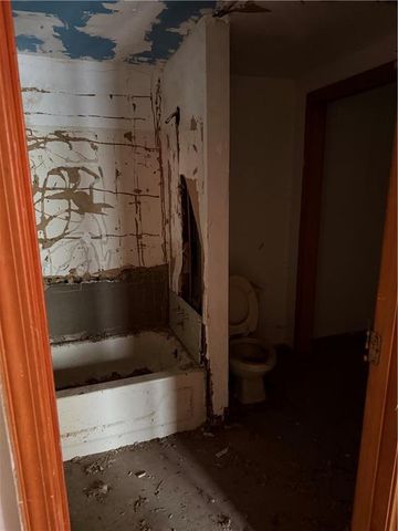 7542 Pennsylvania Avenue, Kansas City, MO 64114