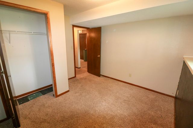1420 S 23rd Street S, Fargo, ND 58103
