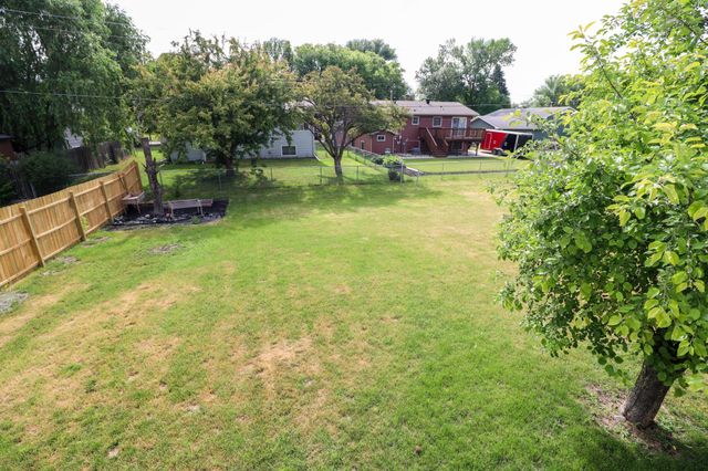 1420 S 23rd Street S, Fargo, ND 58103