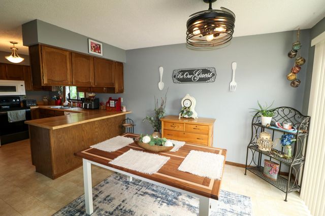 1420 S 23rd Street S, Fargo, ND 58103