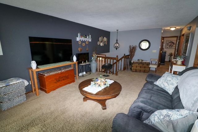 1420 S 23rd Street S, Fargo, ND 58103