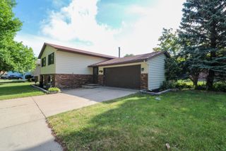 1420 S 23rd Street S, Fargo, ND 58103
