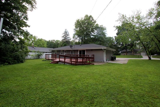 5828 S 41st STREET, Greenfield, WI 53221