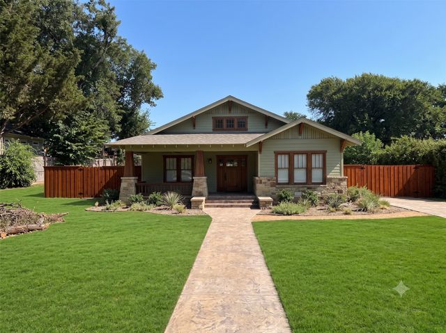 2609 College Avenue, Fort Worth, TX 76110