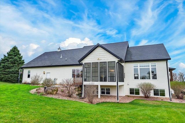 6210 Amethyst Drive, Waunakee, WI 53597
