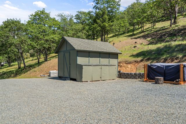 1050 Humbug Creek Road, Applegate, OR 97530