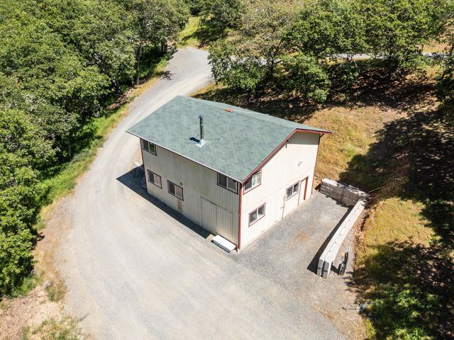 1050 Humbug Creek Road, Applegate, OR 97530