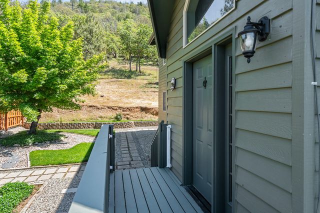 1050 Humbug Creek Road, Applegate, OR 97530