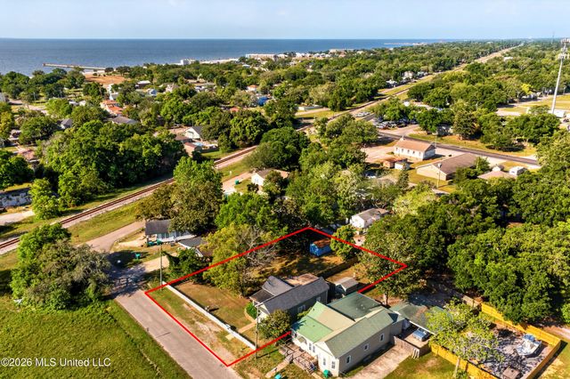 1215 36th Avenue, Gulfport, MS 39501
