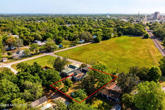 1215 36th Avenue, Gulfport, MS 39501