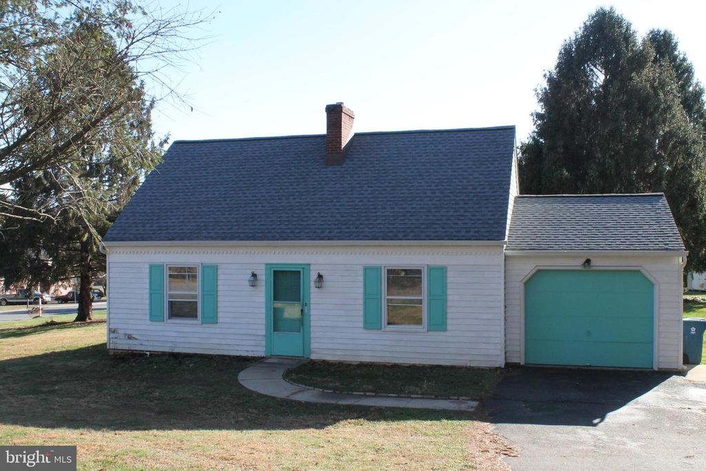 2655 HEMLOCK DR, Columbia, PA 17512