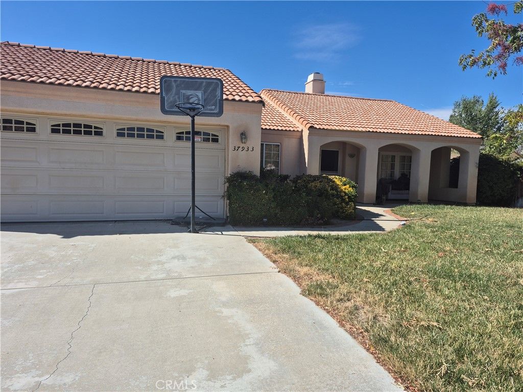 37933 Calcedony, Palmdale, CA 93552
