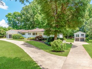 607 W School Street, Maiden, NC 28650
