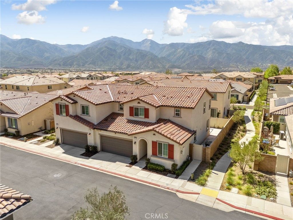 Image 4 of property listing at 24085 Midvale Court, Corona, CA 92883