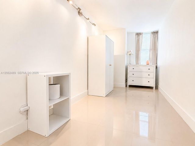 1865 S Ocean Dr 8I, Hallandale Beach, FL 33009