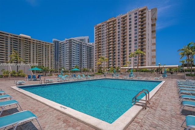 1865 S Ocean Dr 8I, Hallandale Beach, FL 33009