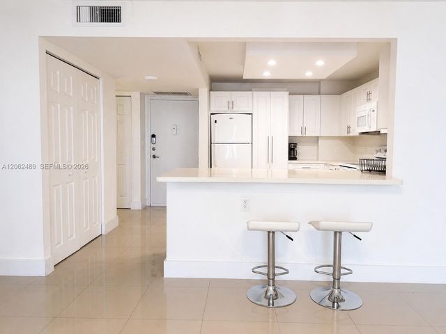 1865 S Ocean Dr 8I, Hallandale Beach, FL 33009