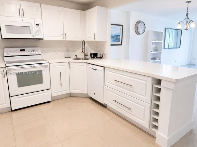 1865 S Ocean Dr 8I, Hallandale Beach, FL 33009