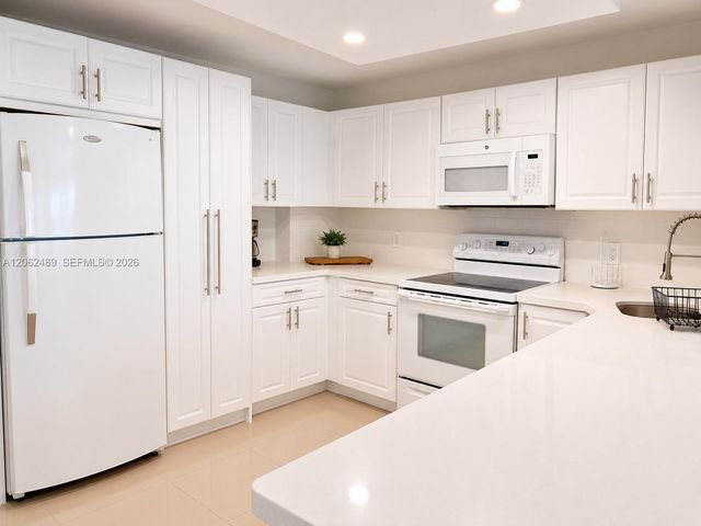 1865 S Ocean Dr 8I, Hallandale Beach, FL 33009