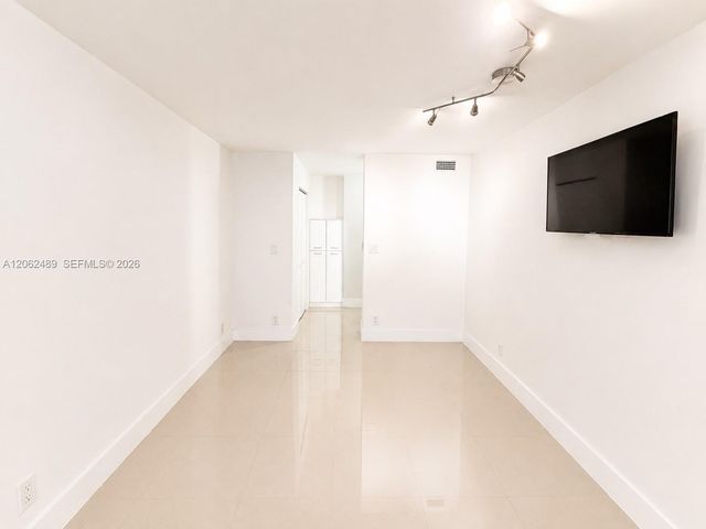 1865 S Ocean Dr 8I, Hallandale Beach, FL 33009