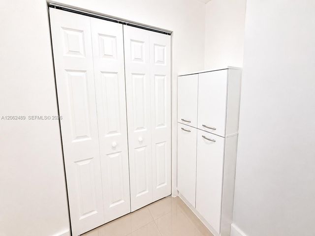 1865 S Ocean Dr 8I, Hallandale Beach, FL 33009