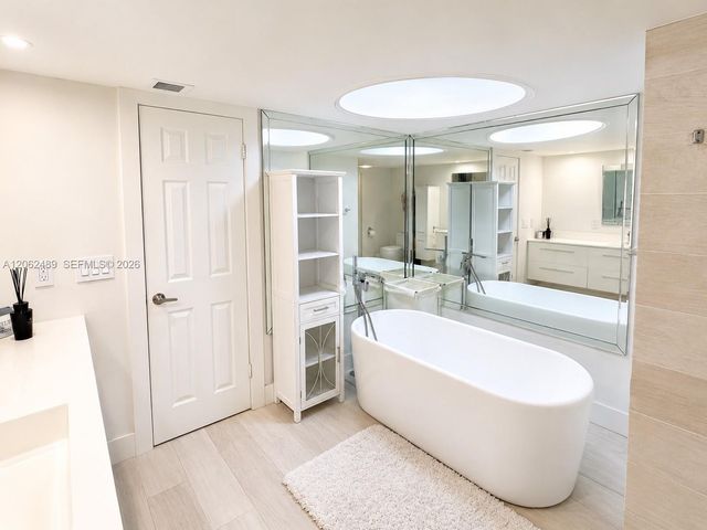 1865 S Ocean Dr 8I, Hallandale Beach, FL 33009