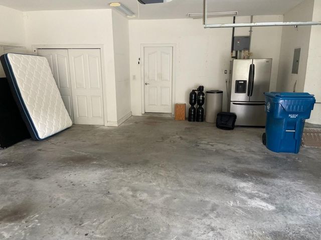 9011 FOXDALE LANE, Spring Hill, FL 34608