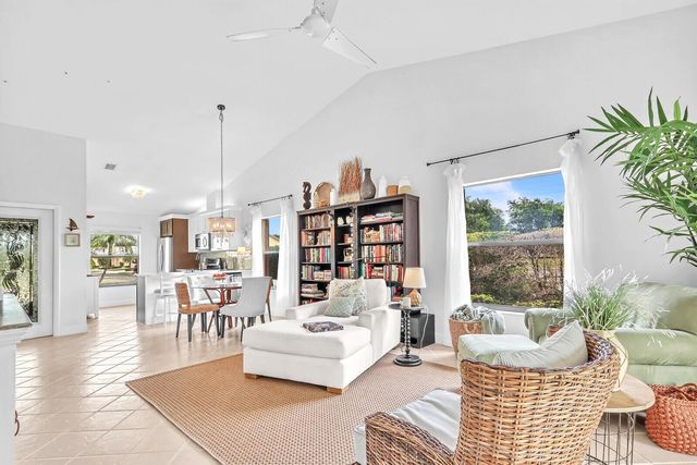 7655 SE Sugar Sand Circle, Hobe Sound, FL 33455